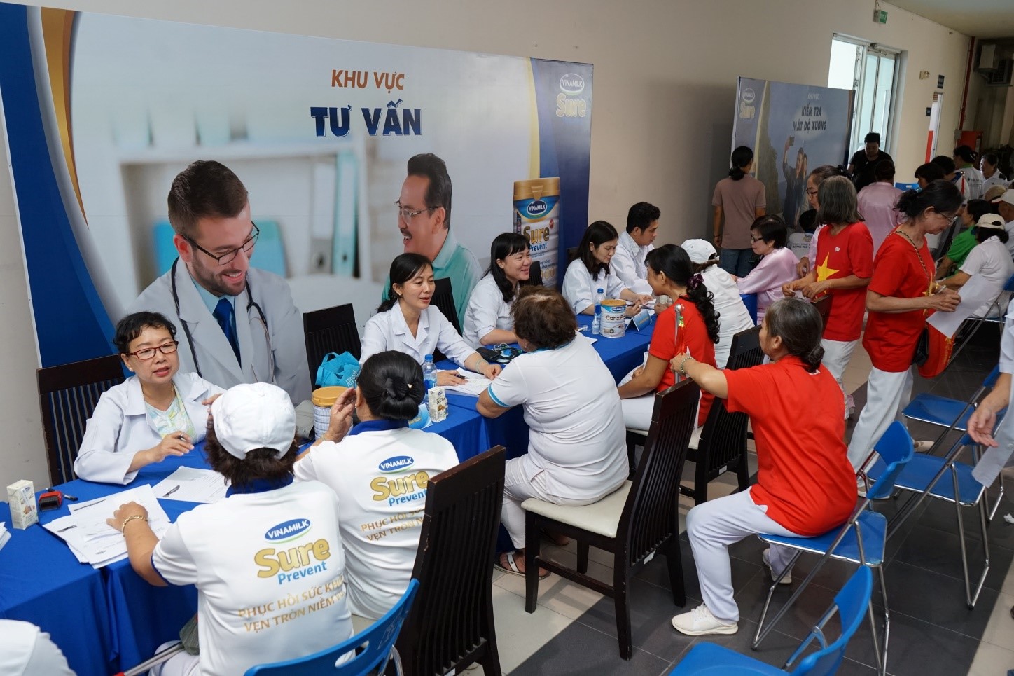 Vinamilk Sure Prevent đồng hành cùng 3000 người cao tuổi tại giải thi đấu thể dục dưỡng sinh Tp. Hồ Chí Minh