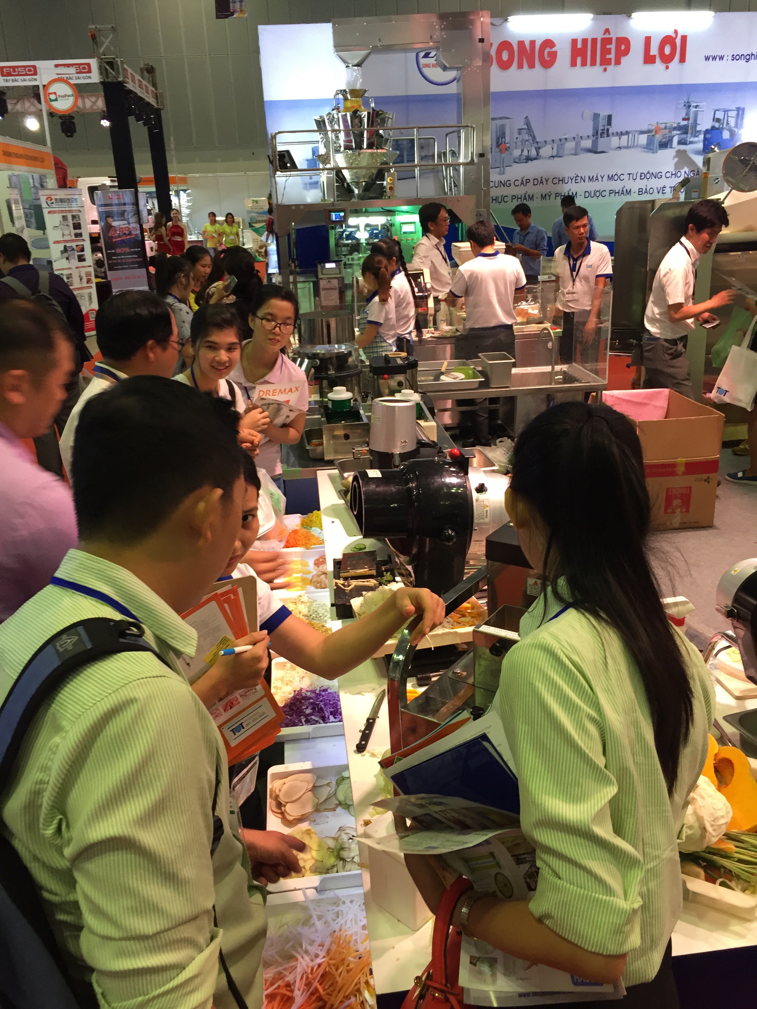  Chuỗi cung ứng toàn diện trong ngành thực phẩm, đồ uống Vietfood & Beverage - Propack 2018 
