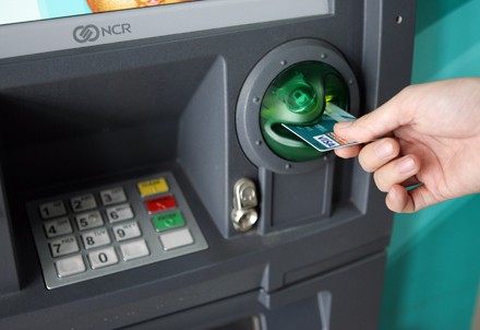 Tránh mất tiền trong tài khoản: người sử dụng thẻ ATM cần lưu ý