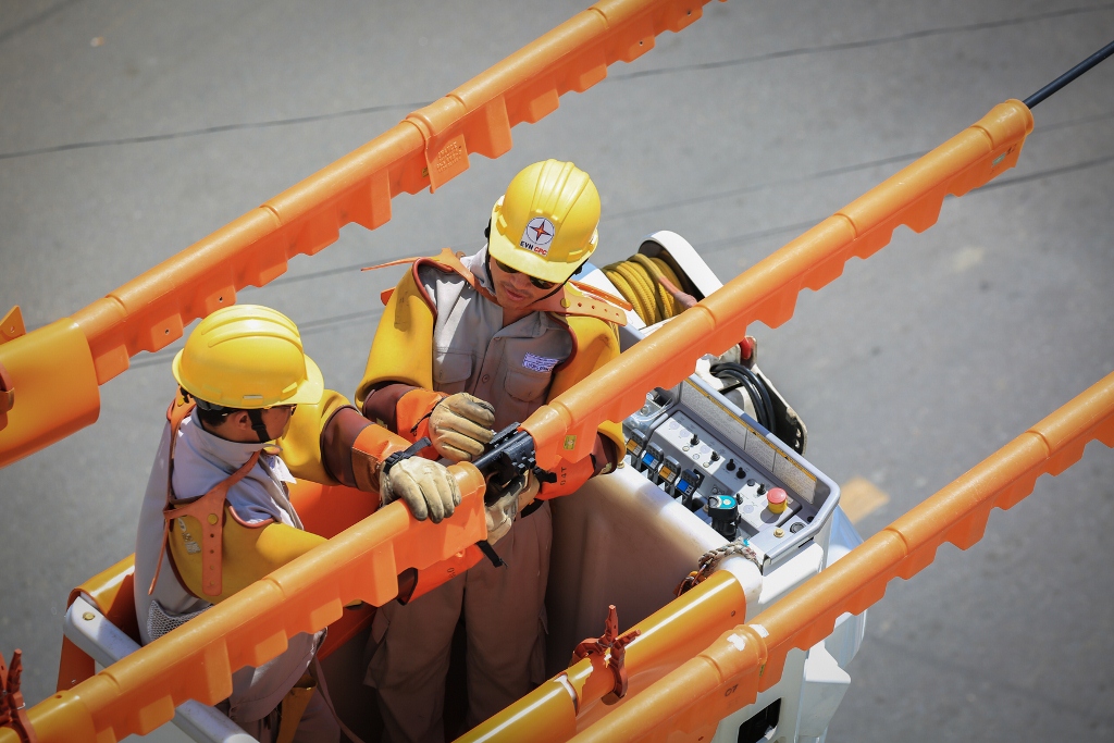 Điện lực miền Trung đảm bảo cấp điện trong đợt cao điểm nắng nóng