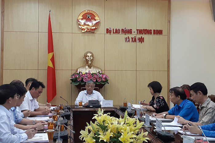 Đề xuất tăng 8% lương tối thiểu vùng 2019