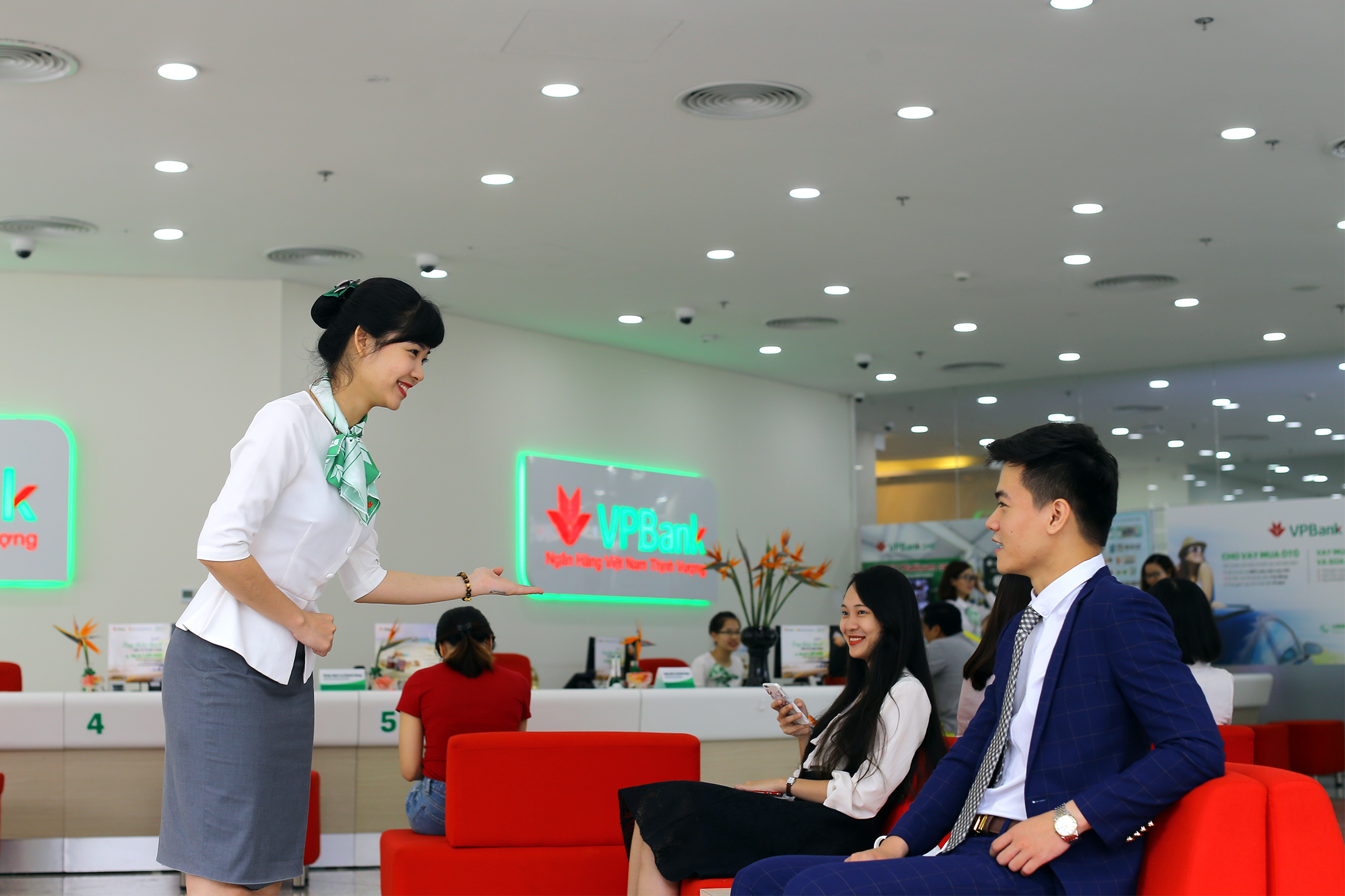 Lợi nhuận hợp nhất quý II của VPBank tăng 34% so với cùng kỳ, tiếp tục duy trì chất lượng và hiệu quả tăng trưởng