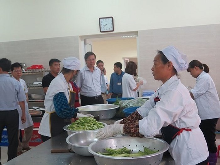 Chi cục An toàn vệ sinh thực phẩm Hà Nội kiểm tra các bếp ăn tập thể trên địa bàn