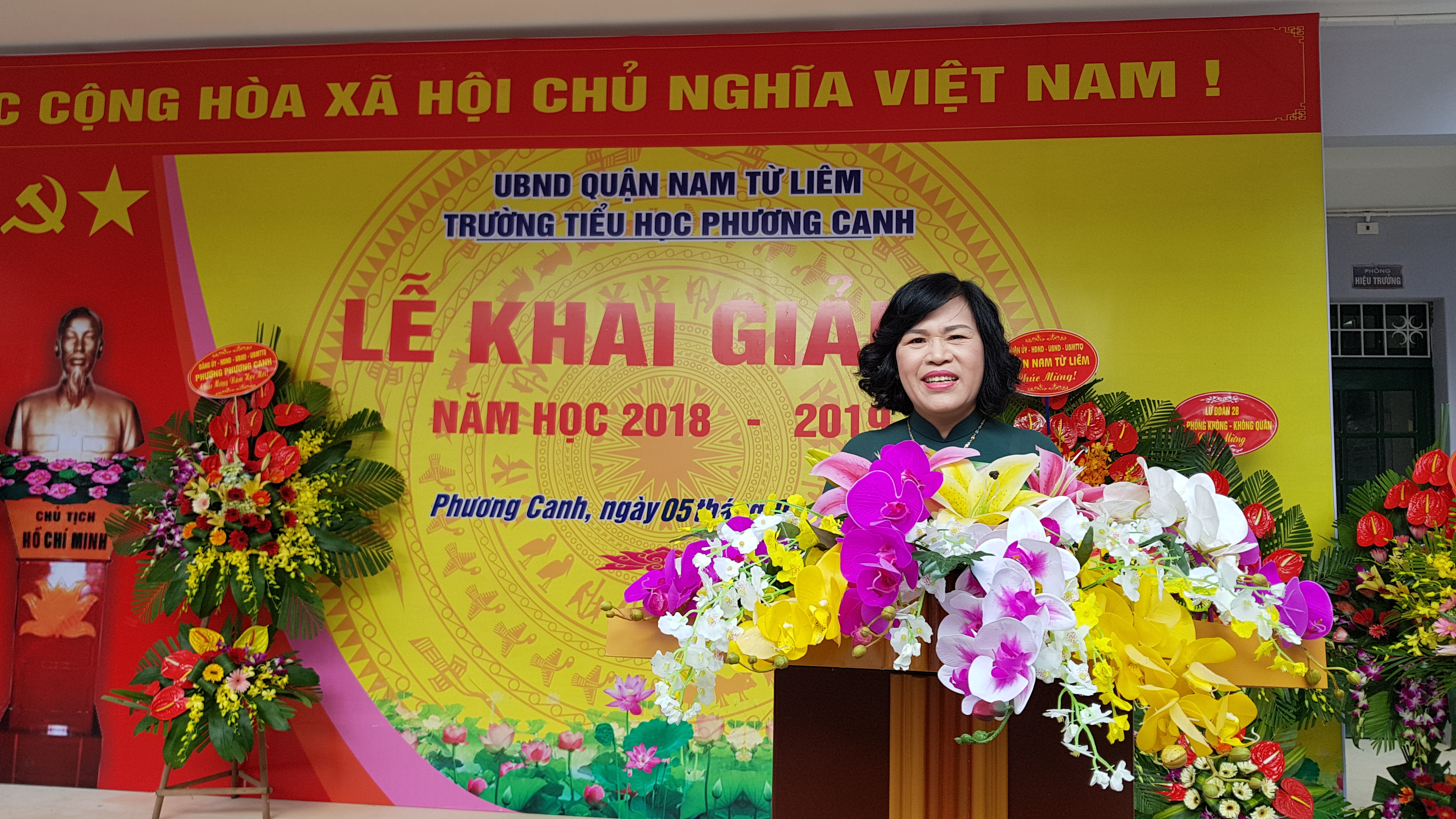 Trường tiểu học Phương Canh tưng bừng tổ chức lễ khai giảng năm học mới 2018-2019