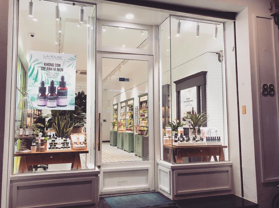 Đình chỉ lưu hành mỹ phẩm Acne control serum trị mụn của Công ty Nàng Lá