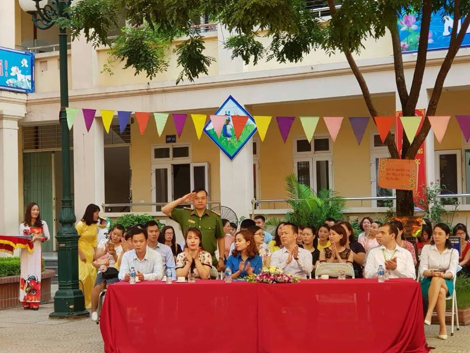 Trường Tiểu học Nam Từ Liêm: Rộn ràng tiếng trống khai giảng năm học 2018 – 2019