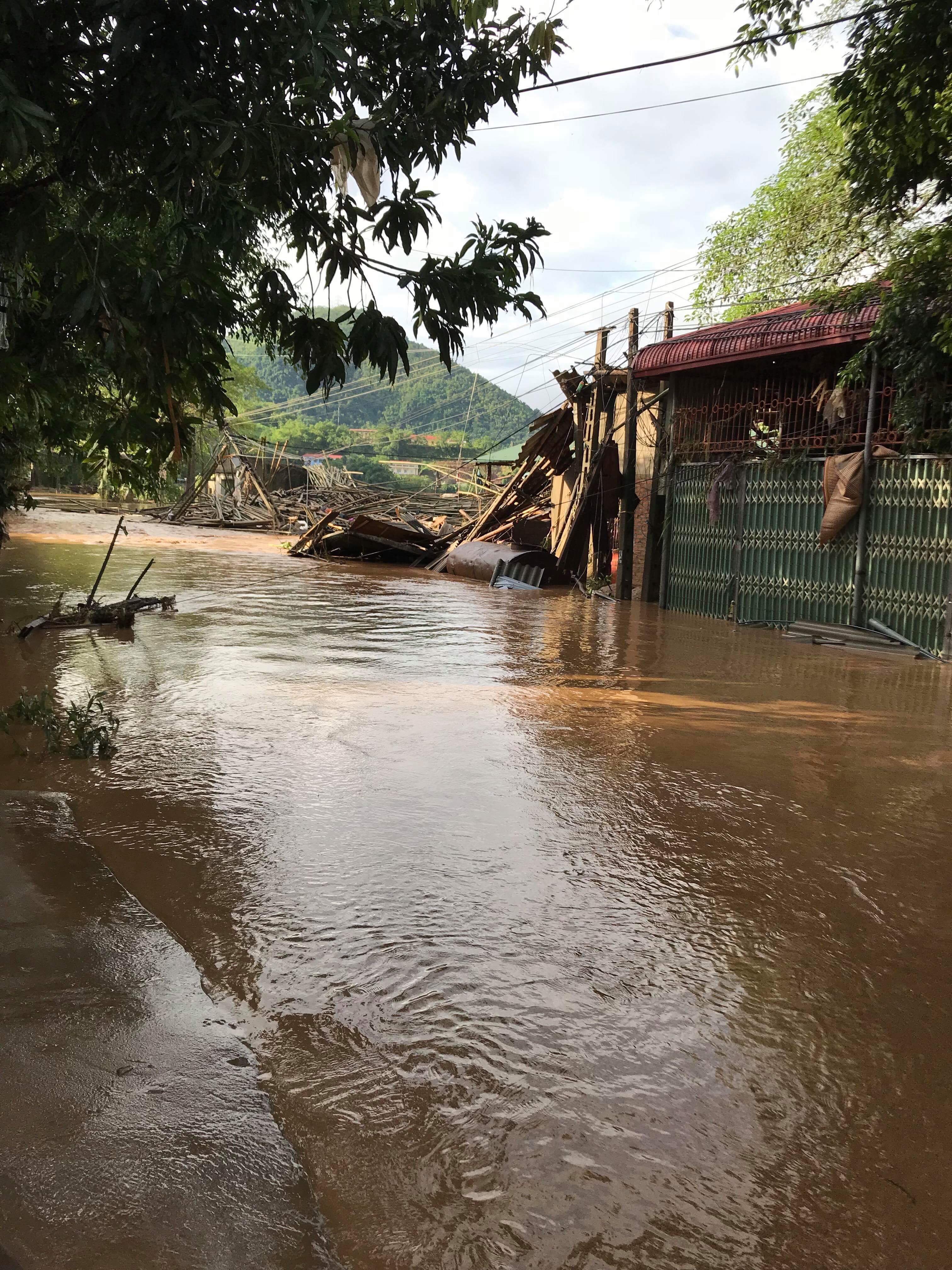 Mai Châu, Hòa Bình: Tan hoang sau cơn lũ dữ 