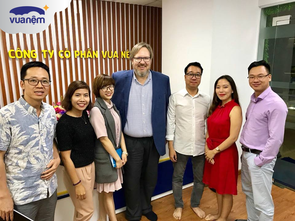 Vua Nệm bổ nhiệm giám đốc điều hành mới Sam Woods