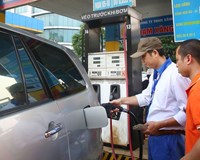 Mỗi lít xăng 