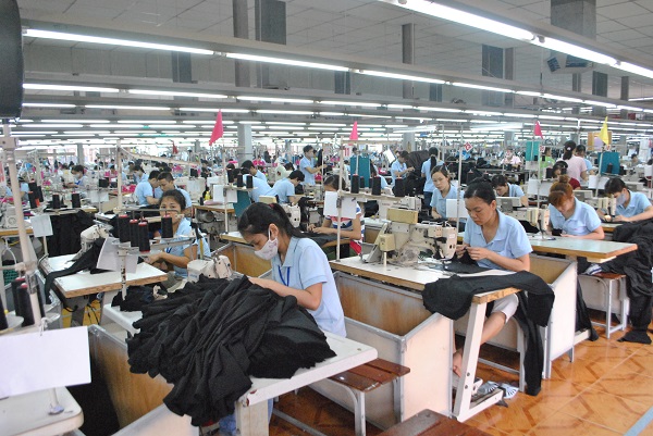 Giải pháp nâng cao năng lực cạnh tranh cho doanh nghiệp trong bối cảnh CMCN 4.0 