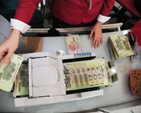 Những giao dịch bắt buộc thanh toán qua ngân hàng 