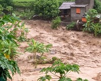 Thanh Hoá 20 căn nhà trong 1 bản bị lũ cuốn 13 người mất tích 