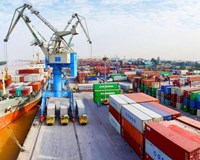 Kim ngạch xuất nhập khẩu chính thức vượt mốc 400 tỷ USD