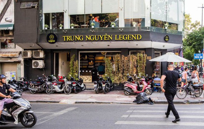 5.000 nhân viên Trung Nguyên viết tâm thư tố cáo bà Lê Hoàng Diệp Thảo “bịa đặt, phá hoại bằng thủ đoạn thâm độc”, làm tê liệt toàn bộ hoạt động sản xuất kinh doanh cũng như kìm hãm sự phát triển của Tập đoàn