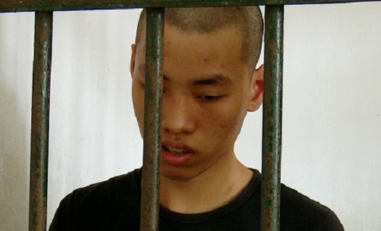 Ninh Bình Dùng dao khống chế, cướp điện thoại di động