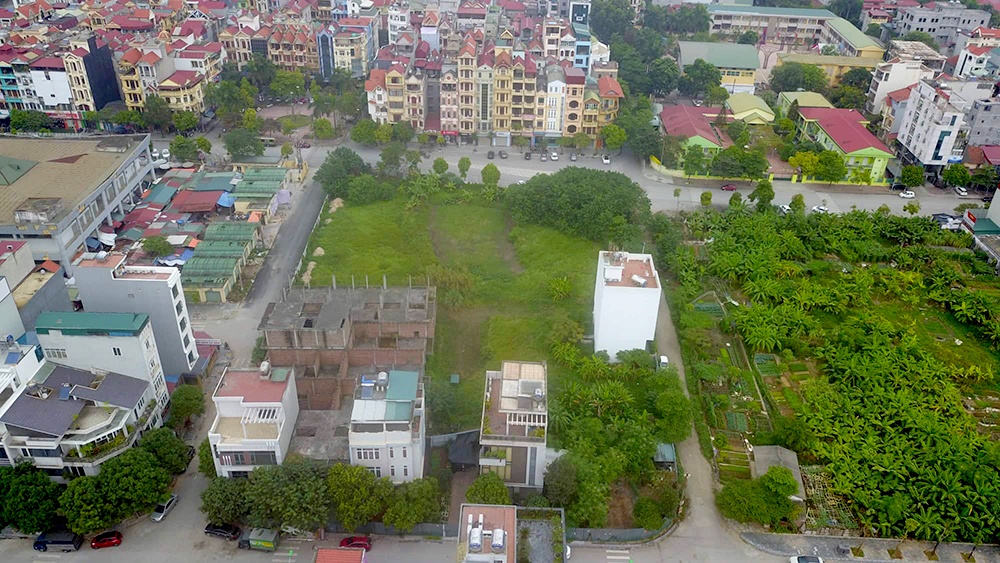 Cán bộ chiến sỹ 18 năm đòi đất dự án, 24 lãnh đạo mặc nhiên có nhà