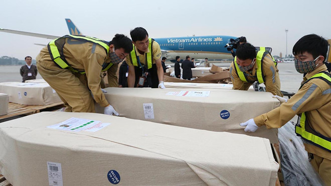 Bộ Ngoại giao thông tin việc đưa thi thể 16 nạn nhân từ Anh về nước