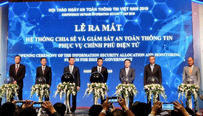 Khai trương Hệ thống chia sẻ và giám sát an toàn thông tin phục vụ Chính phủ điện tử.