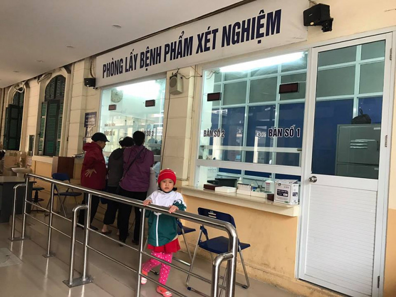  Bệnh viện Xanh Pôn tạm đình chỉ công tác 3 cán bộ cắt que xét nghiệm HIV