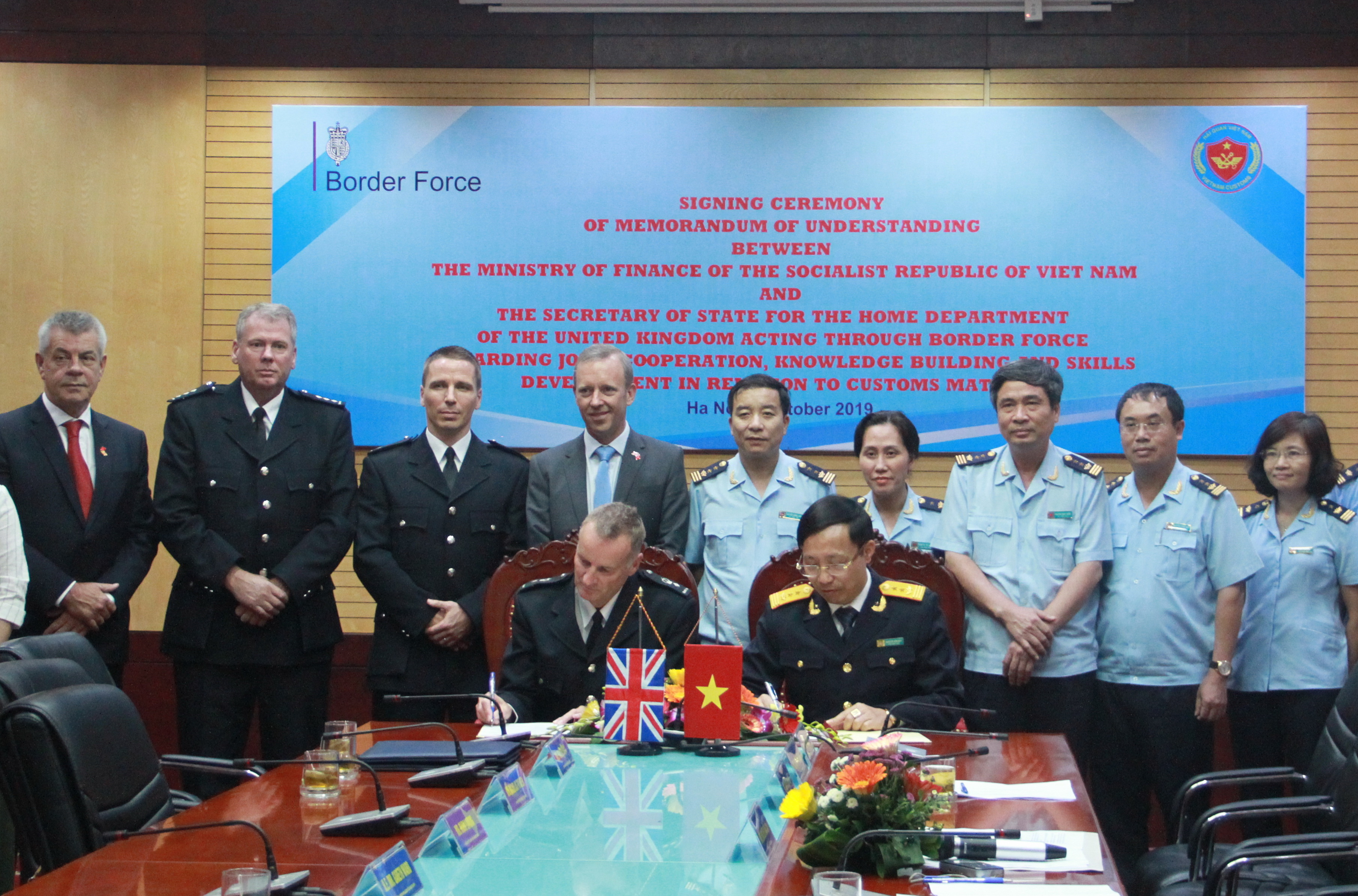 Tăng cường hợp tác quốc tế phòng chống buôn lậu, vận chuyển hàng hoá trái phép qua biên giới