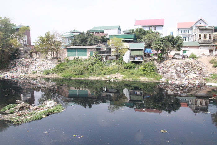 Xử phạt 183 cơ sở vi phạm về môi trường lưu vực sông Nhuệ - Đáy