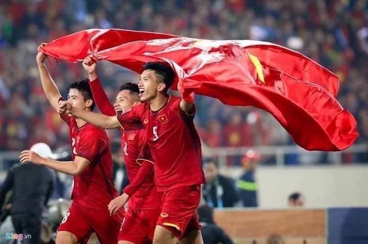 Đội tuyển U22 Việt Nam giành HCV lịch sử, triệu CĐV nước nhà vui trong bão chiến thắng