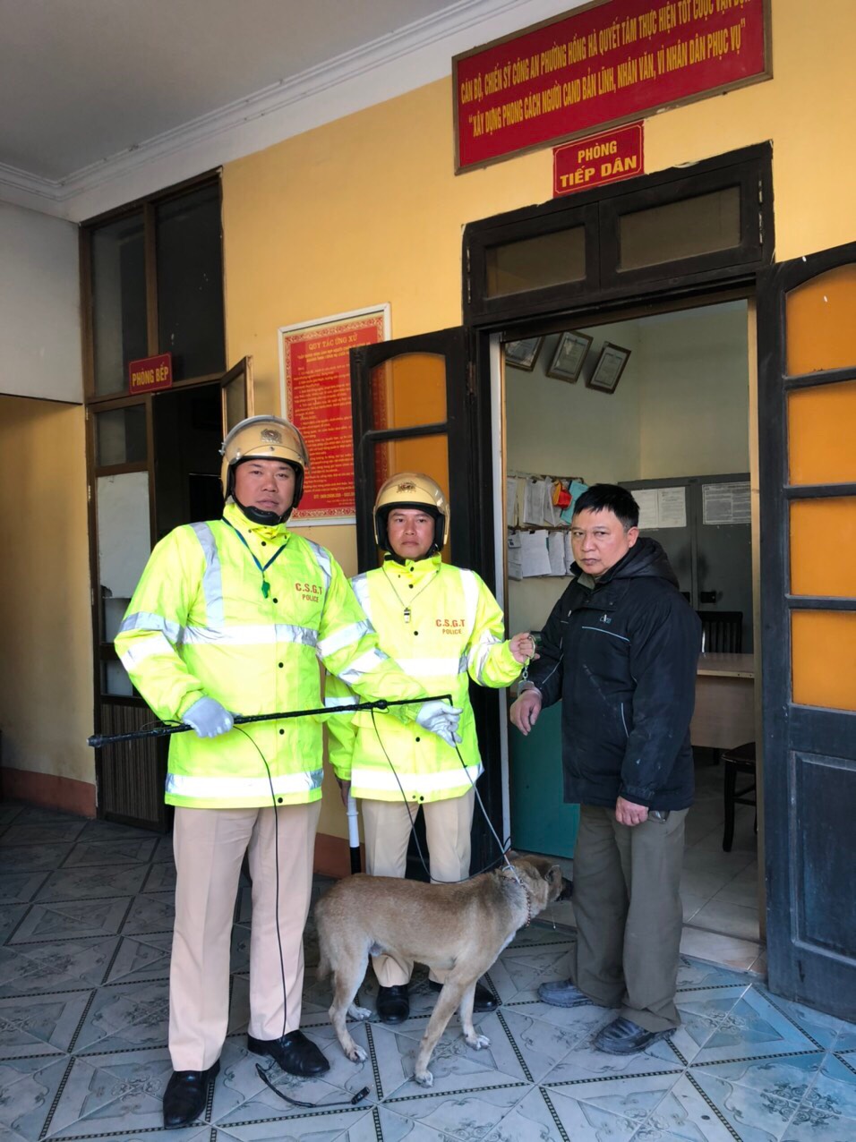 Quảng Ninh Cảnh sát Giao thông tóm gọn đối tượng trộm chó mang đi tiêu thụ