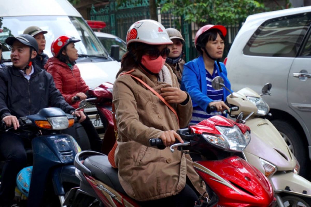 Thời tiết hôm nay 1112 Không khí lạnh suy yếu chậm, Hà Nội bắt đầu tăng nhiệt