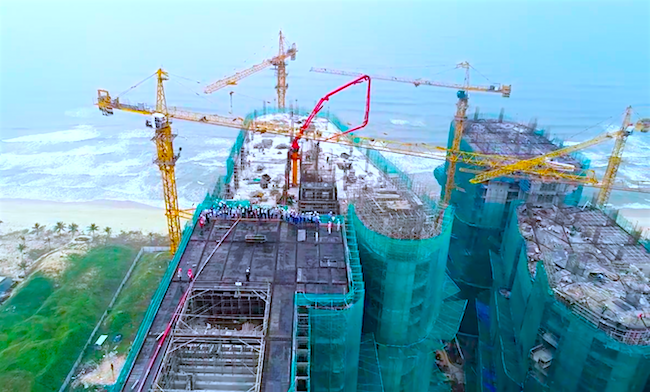  Dấu mốc mới của tổ hợp căn hộ nghỉ dưỡng biển lớn nhất Đà Nẵng