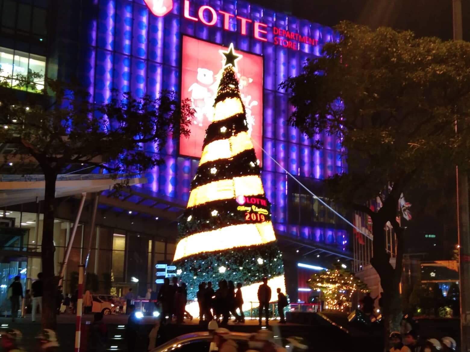 Top những địa điểm đi chơi Noel tại Hà Nội không thể bỏ qua