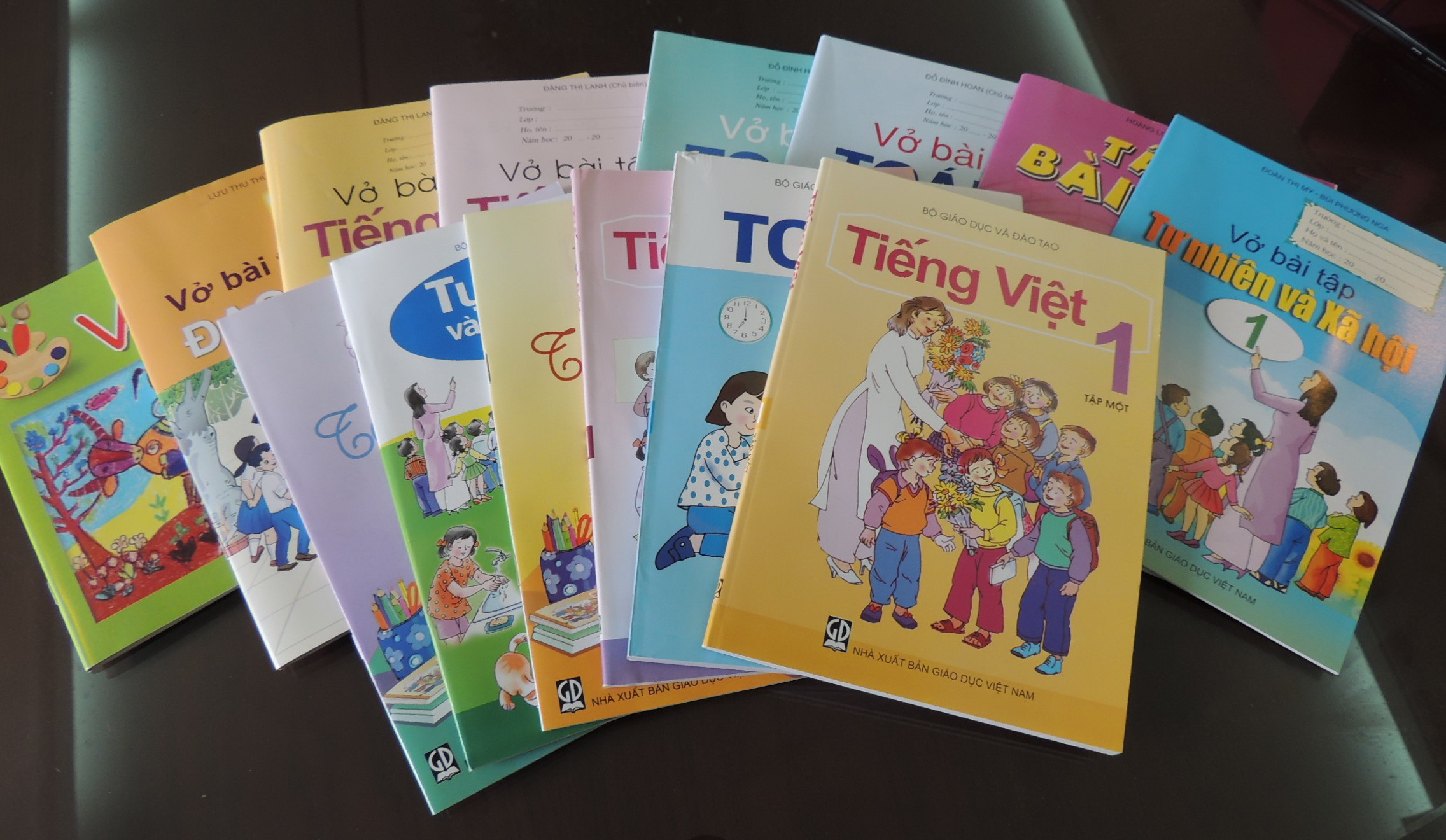 Bộ SGK lớp 1 xã hội hóa đầu tiên có những điểm mới gì