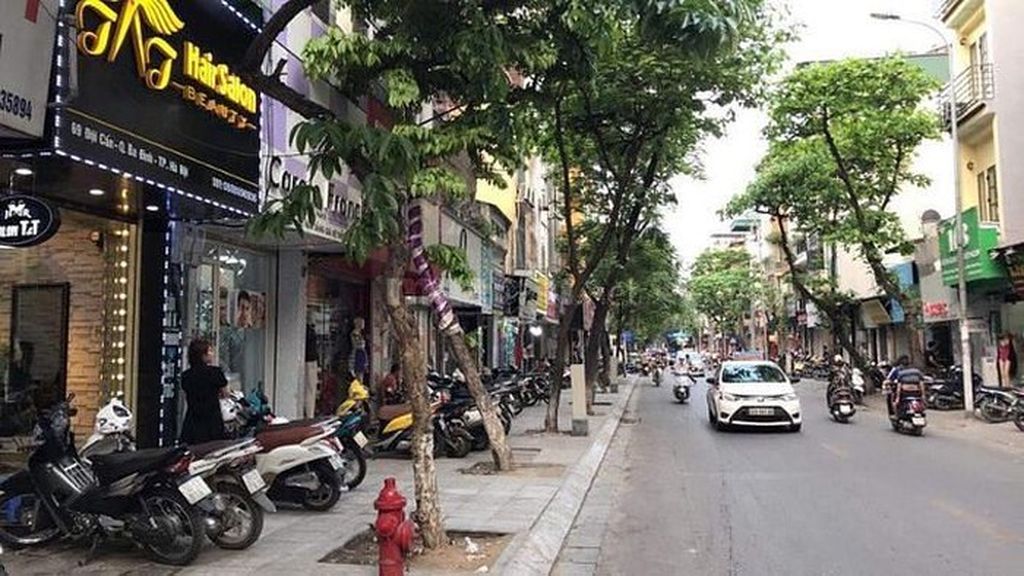 Hà Nội Cấm ô tô lưu thông trên đường Đội Cấn để sửa chữa