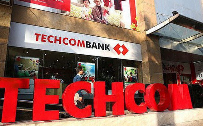 Giá  cổ phiếu không đạt kì vọng, Phó TGĐ Techcombank bán bất thành 400.000 CP đăng kí