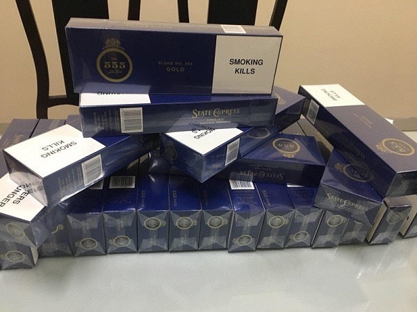  Thu giữ hàng nghìn cây thuốc lá nhập lậu giữa lòng Hà Nội