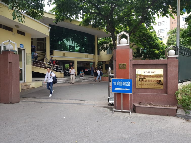 Quận Cầu Giấy Phó Chánh văn phòng không cung cấp thông tin cho báo chí