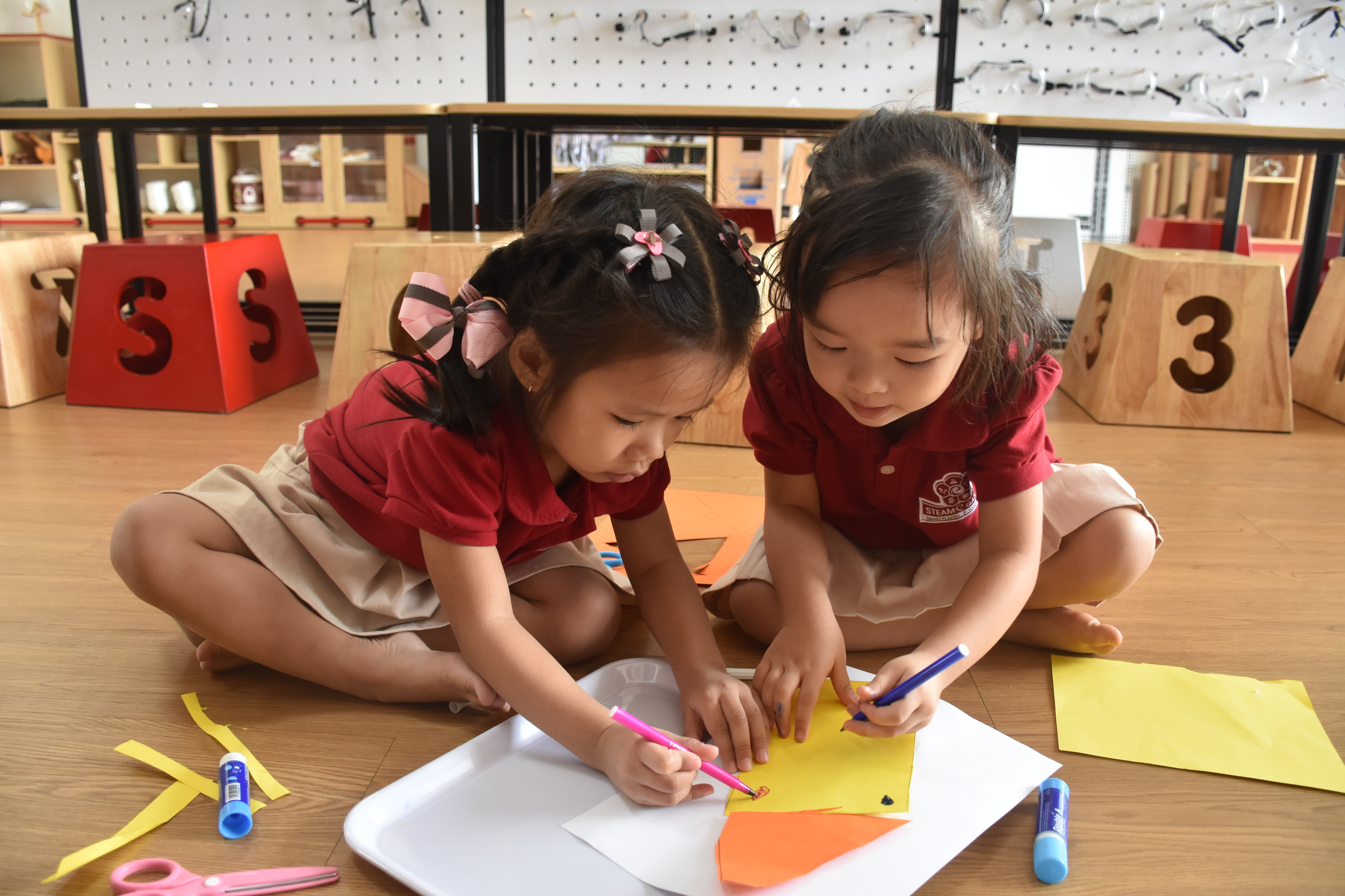 Bé nên tham gia những hoạt động gì để phát triển ngôn ngữ