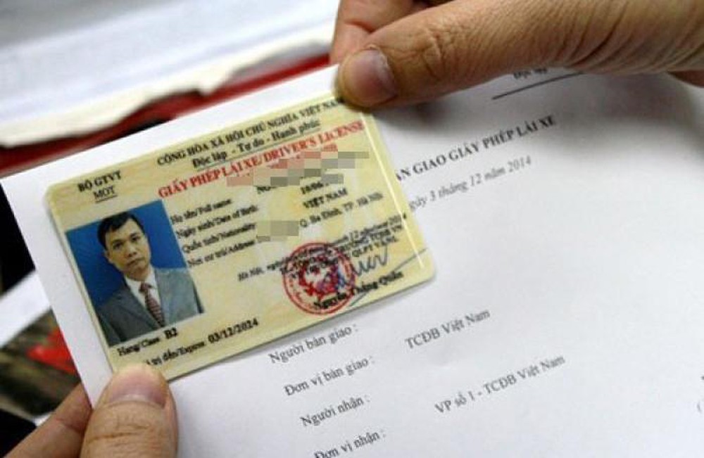 Quét mã QR phát hiện giấy phép lái xe giả