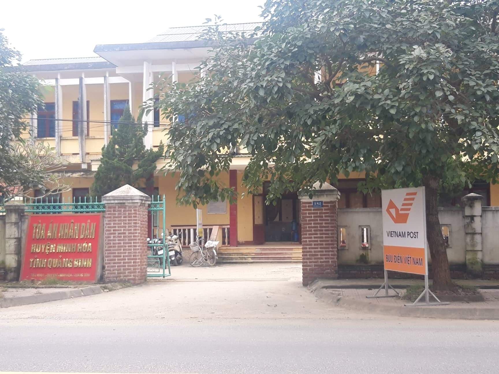 Quảng Bình Chánh án quan hệ với nữ kế toán tại phòng làm việc bị cách chức