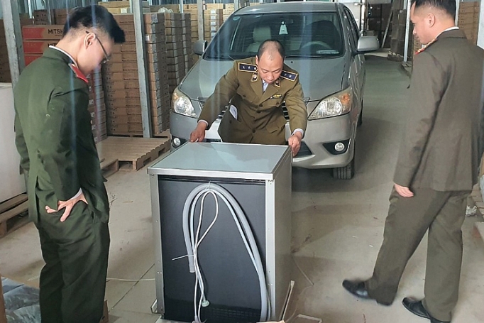 Hà Nội Tạm giữ 654 sản phẩm nhà bếp nhãn hiệu EUROSUN có dấu hiệu giả xuất xứ