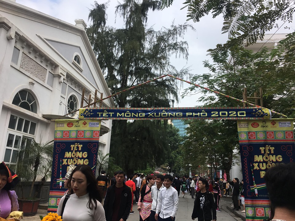 Độc đáo Ngày hội Tết Mông xuống phố năm 2020 tại Hà nội