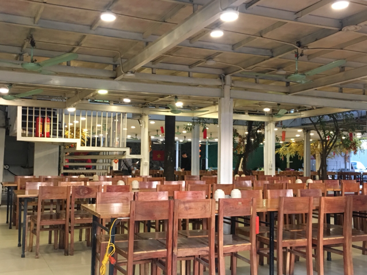 Hà Nội Quán nhậu đìu hiu vì vắng bóng thực khách