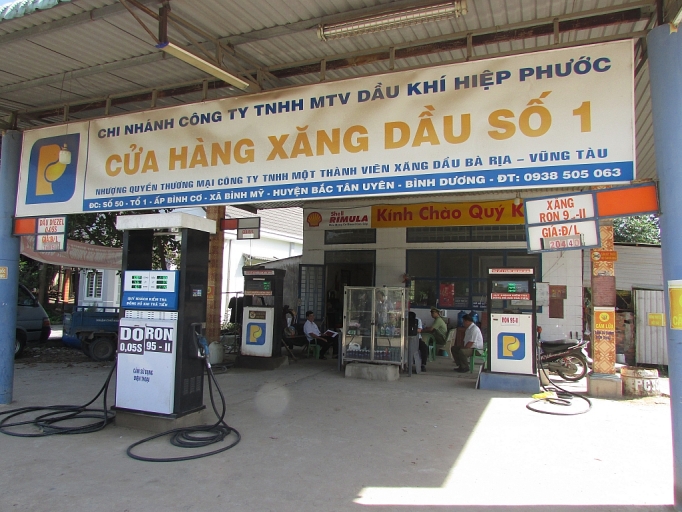 Bình Dương Nhiều cửa hàng xăng dầu bị tước giấy chúng nhận đủ điều kiện bán lẻ