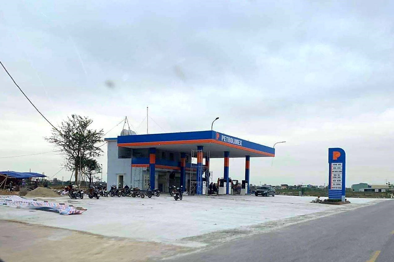 Hải Hậu - Nam Định Chính quyền không biết hay làm ngơ cho cây xăng không phép hoàn thiện