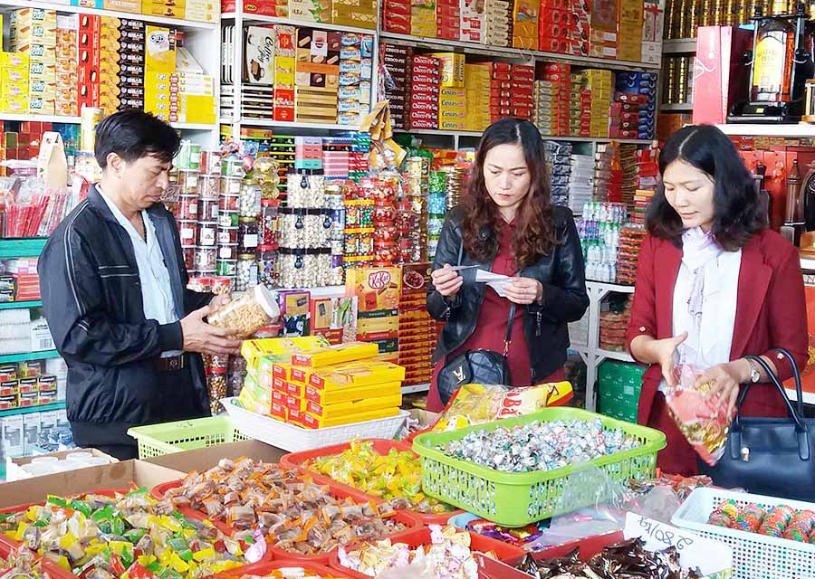 Hà Nội phạt hơn 500 cơ sở vi phạm an toàn thực phẩm