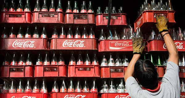 Từ án phạt gần 1000 tỷ đồng của Coca-Cola hay Heineken nhìn về muôn nẻo kiểu gian lận thuế của các Tập đoàn Đa quốc gia Hãy tôn trọng luật thuế Việt Nam và đừng coi thường người Việt!