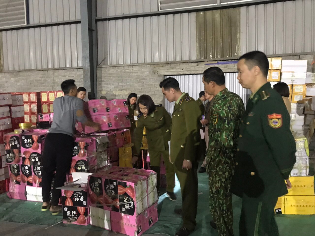 Lào Cai Thu giữ hơn 1 tấn bánh kẹo phục vụ Tết không rõ nguồn gốc 