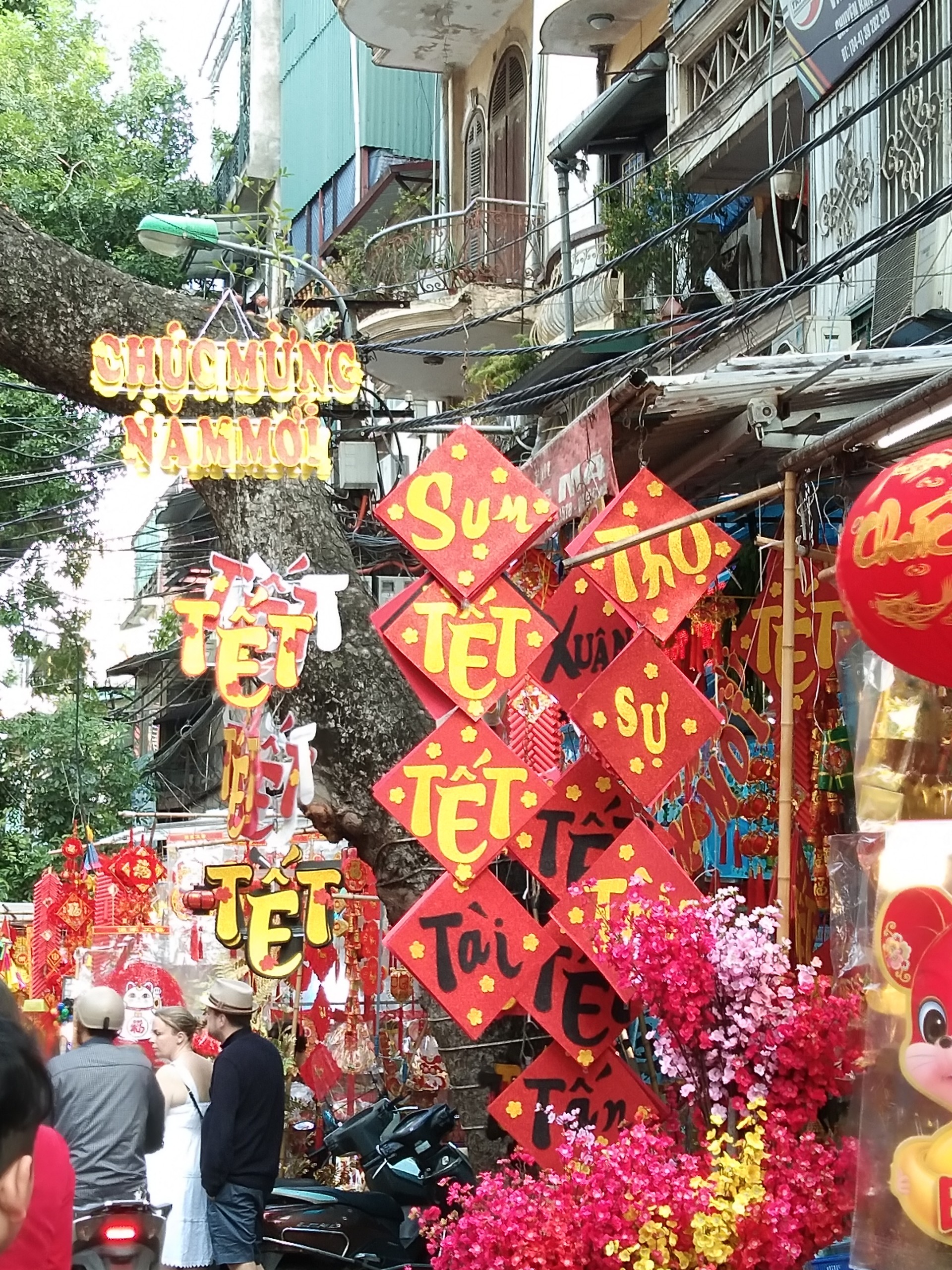 Hà Nội Phố Hàng Mã nhuộm sắc đỏ rực rỡ đón xuân Canh Tý 2020