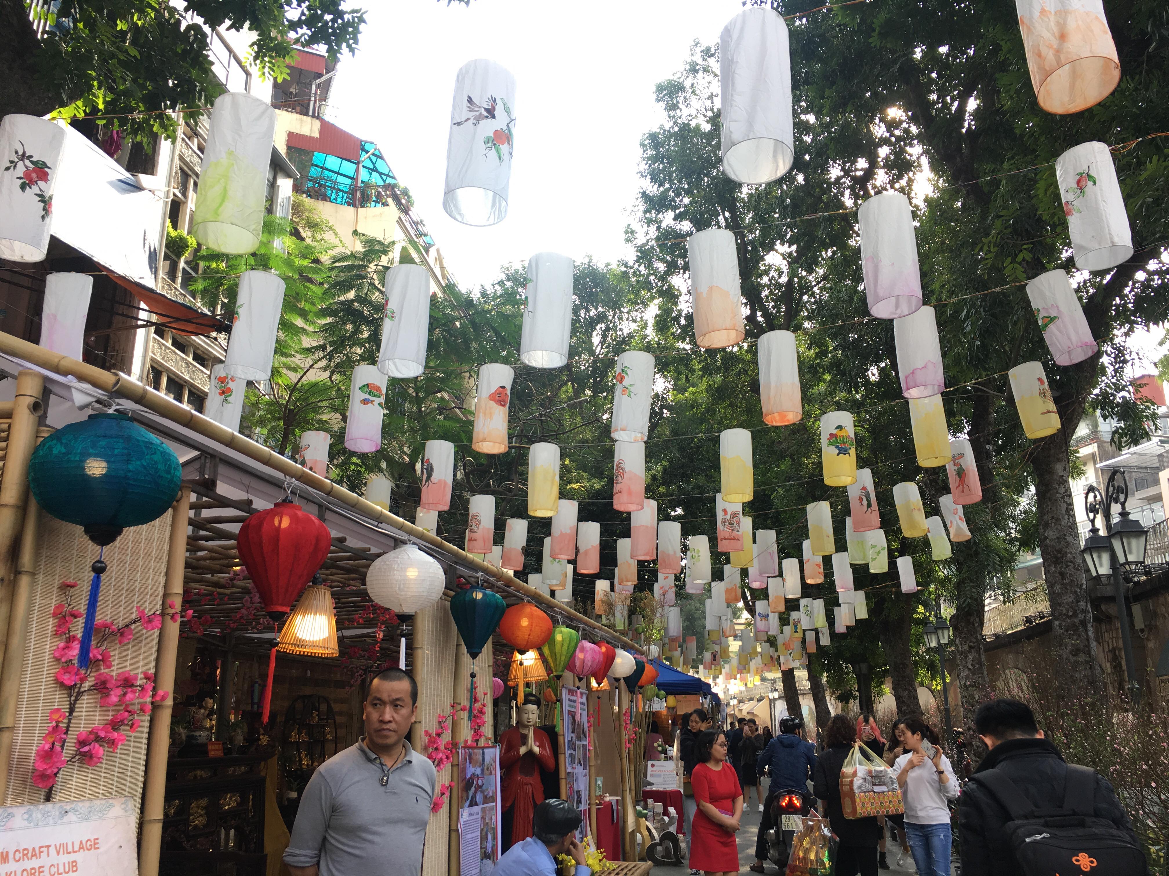 Hà Nội Náo nhiệt tại Không gian Bích họa Phùng Hưng