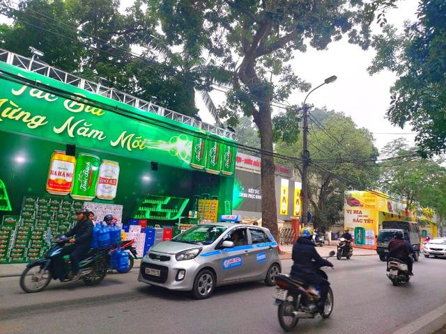 Lần đầu tiên đổi mới mang bia ra tận cổng công ty để bán và tiếp thị, Habeco đang kinh doanh ra sao