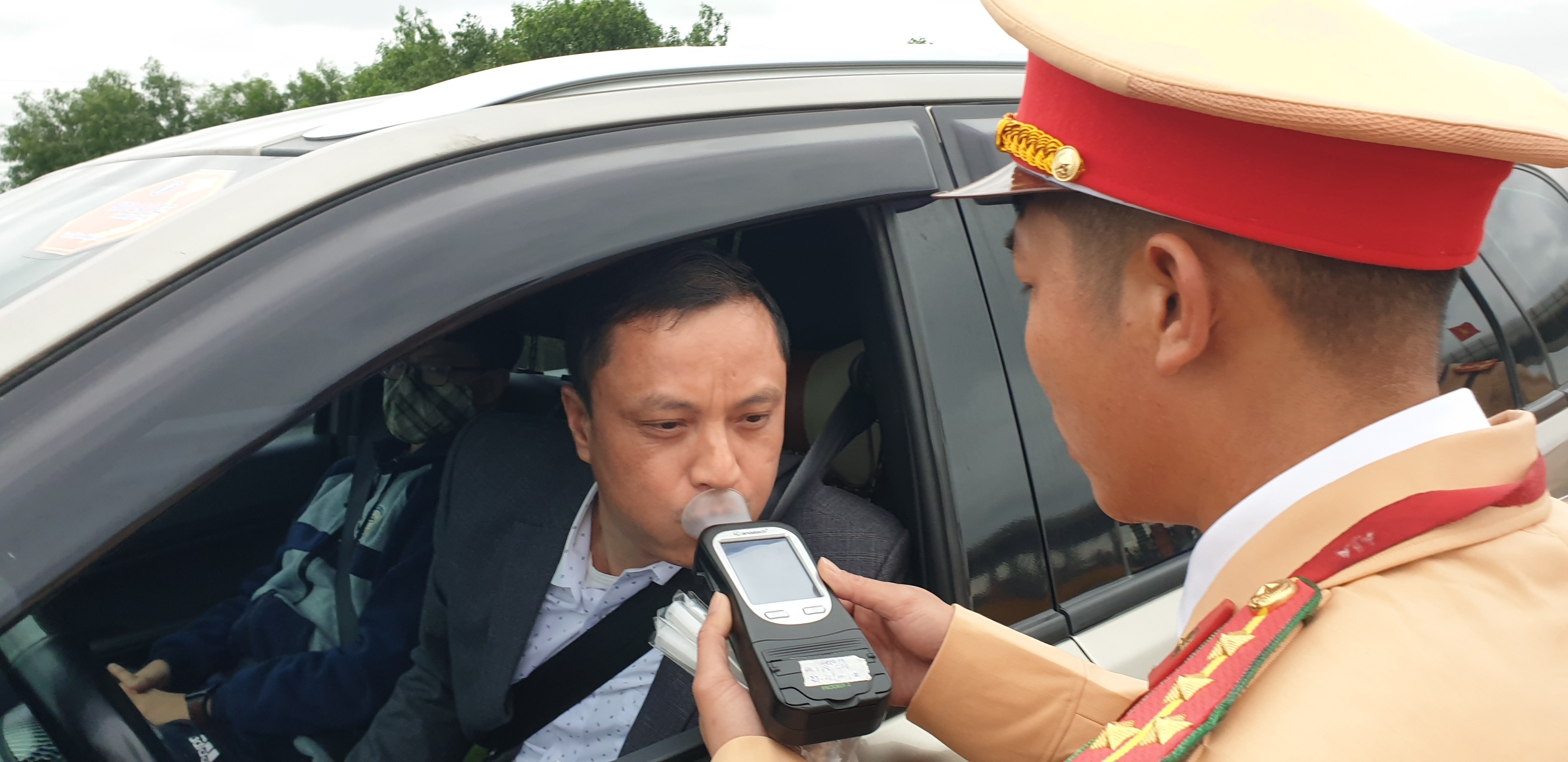 Cục CSGT xử lý 117 tài xế vi phạm nồng độ cồn ngày mồng 4 Tết